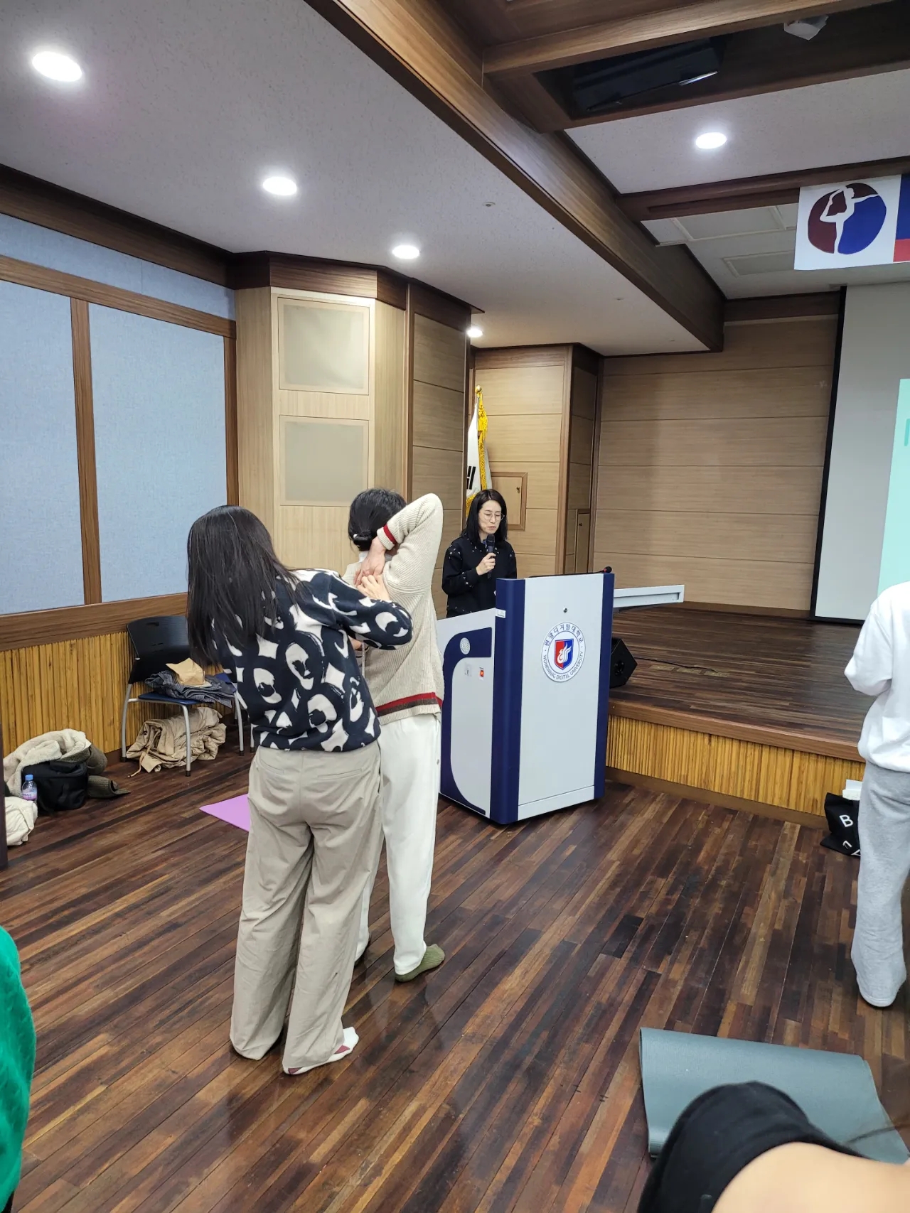 시니어 요가 워크숍