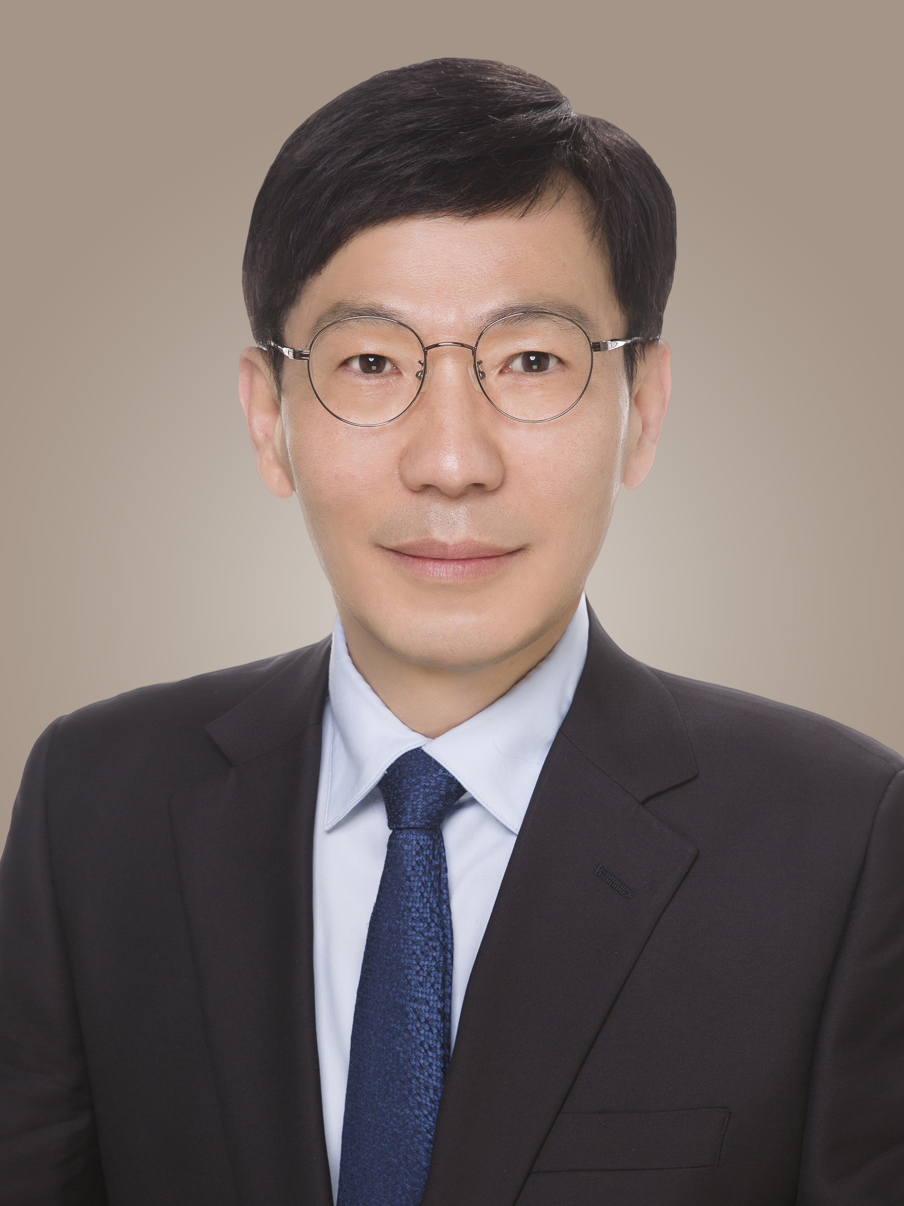 제7대 김윤철 총장 사진