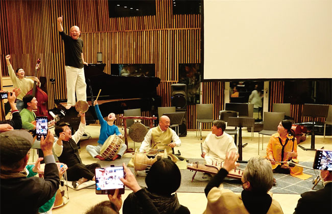 어엿비 연주회 사진