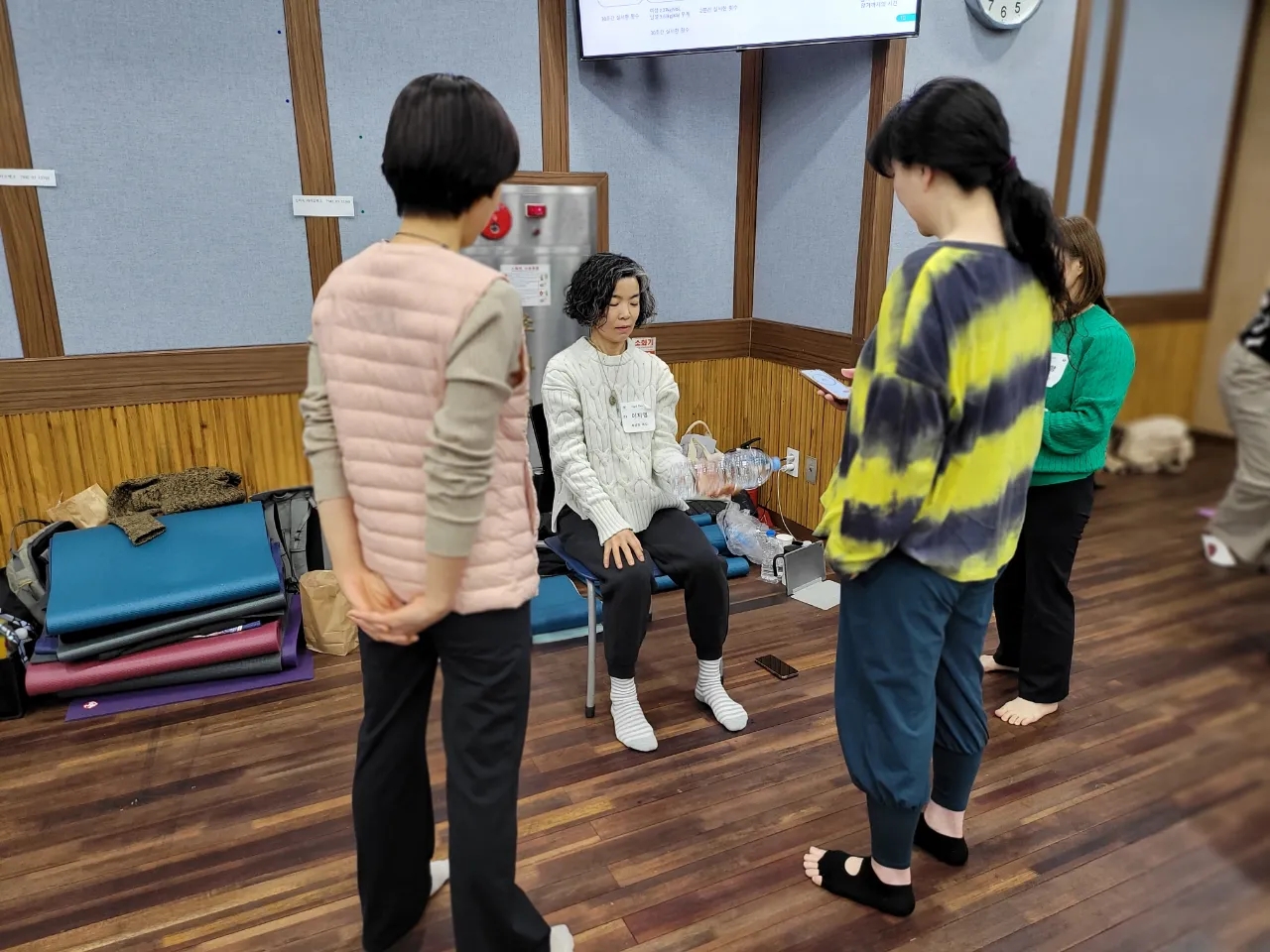 시니어 요가 워크숍