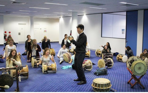 김철기 교수 수업 진행 모습