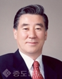 충남도의회 하반기 의장 원광디지털대학교 요가명상학과 졸업생 윤석우 의원 선출