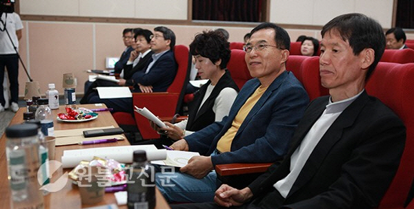 사진 설명 넣기