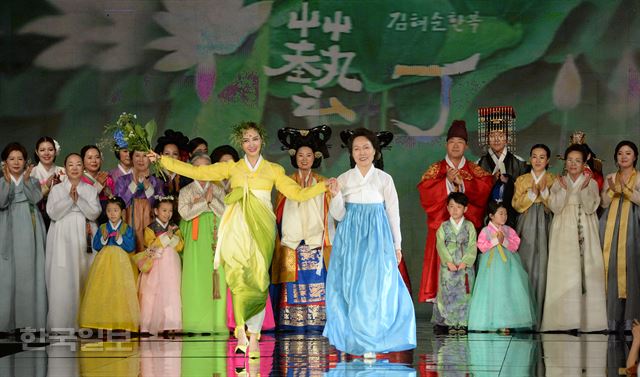 한국복식과학학과 김혜순 교수, 한국해비타트 자선패션쇼 참가모습