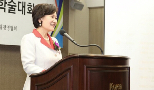 얼굴경영학과 주선희교수 사진