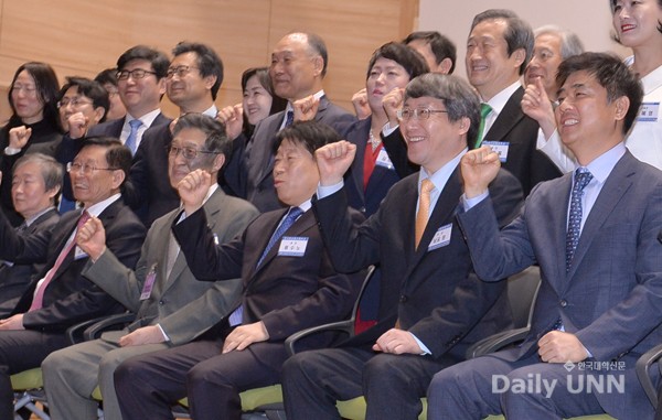 이러닝교육의 혁신적 발전 및 교육한류 실현방향