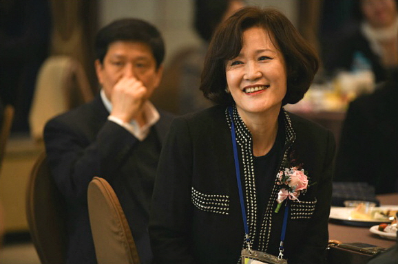 얼굴경영학과 주선희교수
