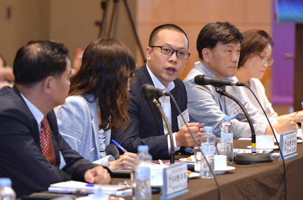 베트남 교육훈련부 담당관의 말하는 모습