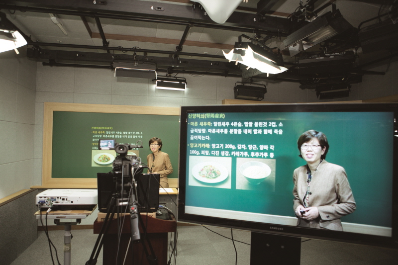 강의촬영중인 모습