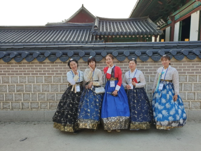 낙선제 안마당에서 기념사진