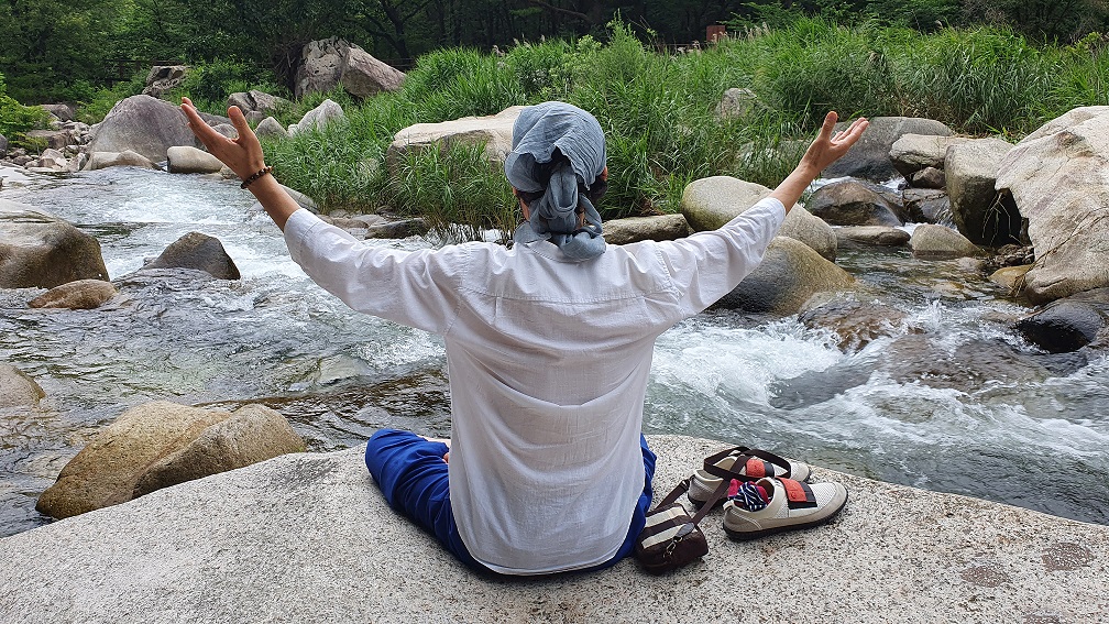 명상 중인 재학생 모습