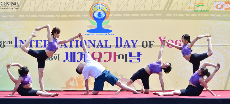 원광디지털대학교 아사랑 공연팀의 축하 공연